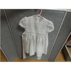 WHITE DRESS - PEACHES AND CREAM - SIZE 4 - LIKE NEW