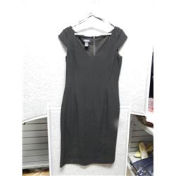 LADIES DRESS - USED - JONES NEW YORK - BLACK - COCKTAIL S/L V-NECK - SIZE 8