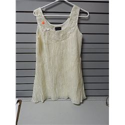 21 degree Sleeveless Cream cocktail dress