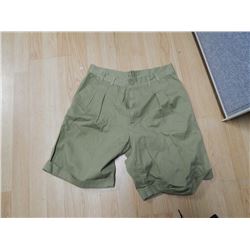 SZ 34 LADIES KHAKI SHORTS