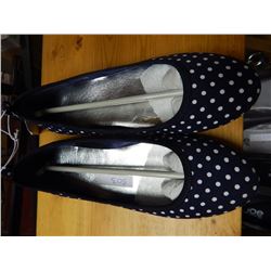 SHOES - NEW - CHILD'S - JOE - BLUE AND WHITE POKADOT - SIZE 13