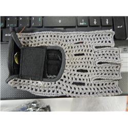 GLOVES - LEATHER & KNITTED FINGERLESS GLOVES - SMALL - 1 PR SILVER