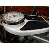 Image 1 : BATHROOM SCALE