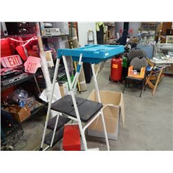 COSCO STEP LADDER WITH TRAY TOP