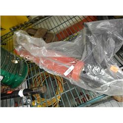 CAULKING GUN - NEW