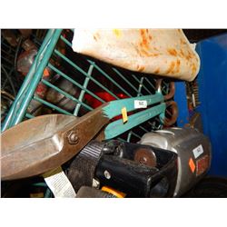LARGE TIN SNIPS