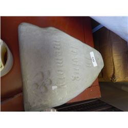 CONCRETE - PET HEAD STONE