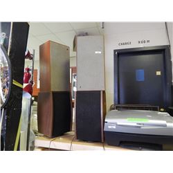 RETRO MID CENTRY MODERN SPEAKERS - 4 TTL
