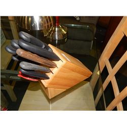 KNIFE BLOCK AND KNIVES