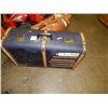 Image 1 : VINTAGE SUIT CASE