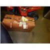 Image 1 : VINTAGE SUIT CASE