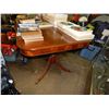 Image 2 : DUNCAN PHYPHE DINING TABLE