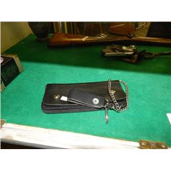 WALLET WITH CHAIN