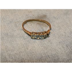 RING - STAMPED 14K YELLOW GOLD - MISSING ONE STONE - HAS BEEN CUT