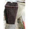 Image 1 : WICKER UMBRELLA STAND\
