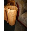 Image 1 : WICKER UMBRELLA STAND\