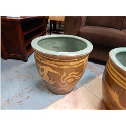 LARGE POTTERY DRAGON MOTIF - PLAT POT