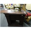 Image 1 : Singer Treddle Sewing Machine w/Table