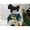 Image 2 : COLLECTIBLE MEMORIES MOTHER & DAUGHTER HOLIDAY DOL