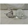 Image 2 : LOT 2 GLASS PAPER WEIGHTS