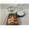 Image 2 : LOT 3 VINTAGE KITCHEN ACCESSORIES