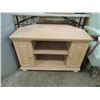 Image 2 : BLEACHED COUNTRY TV STAND