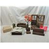 Image 2 : BOX LOT DOLLHOUSE FURNITURE & ACCESORIES