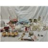 Image 2 : BOX LOT VINTAGE WIRE DOLLHOUSE FURNITURE