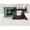 Image 1 : DIE CAST MINATURE SEWING MACHINE PENCIL SHARPNER