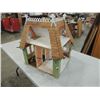Image 2 : TABLE TOP VINTAGE GREEN WOODEN DOLLHOUSE