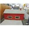 Image 4 : LARGE DOLLHOUSE BARN FARMYARD