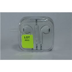 PAIR OF NEW HEADPHONES FOR IPOD / IPHONE