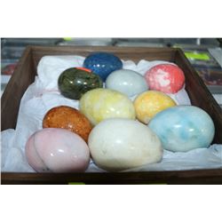 TRAY OF DECORATIVE STONE EGGS