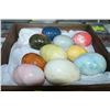 Image 1 : TRAY OF DECORATIVE STONE EGGS
