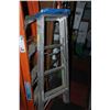 Image 1 : 4" PAINTERS LADDER