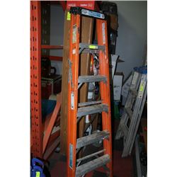 INDUSTRIAL LITE 6 FOOT STEP LADDER -