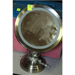 LIGHTED MIRROR
