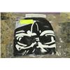 Image 1 : 2PK GLOW IN THE DARK HALLOWEEN TOQUES