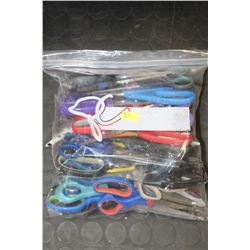 BAG OF SCISSORS