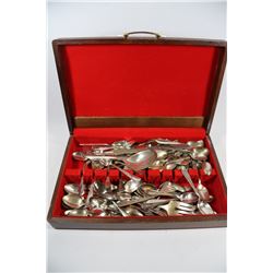 ESTATE BOX OF VINTAGE SILVERWARE