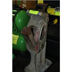 ANTIQUE DUFF RAILROAD JACK - 15 TON