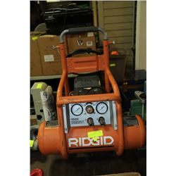 RIDGID MOBILE AIR 120 VT, 9.6 AMP, 90 PSI .
