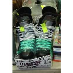 NEAR NEW FITE VAPOR BAUER HOCKEY SKATES - MENS