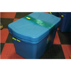RUBBERMAID TUBS WITH LIDS - 109L X3