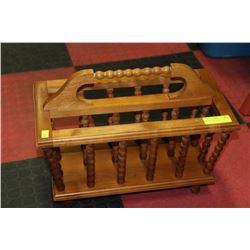 OAK MAGAZINE RACK