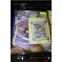 FLEECE BLANKET ON CHOICE: PEEK-A-BOO PANSY