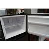 Image 2 : DANBY BLACK & STAINLESS APARTMENT SIZE FRIDGE
