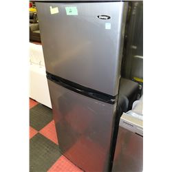 DANBY BLACK & STAINLESS APARTMENT SIZE FRIDGE