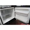 Image 3 : DANBY BLACK & STAINLESS APARTMENT SIZE FRIDGE