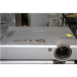 PANASONIC PROJECTOR
